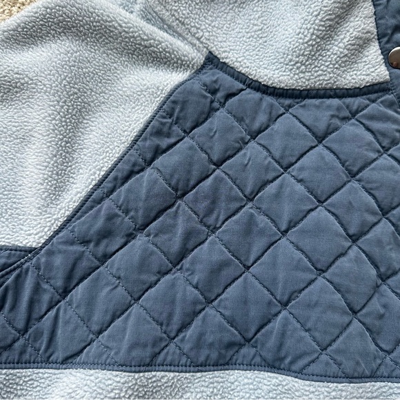 Abercrombie & Fitch Pullover - Blue Quilted Fleece Pullover Women Small - Picture 3 of 8